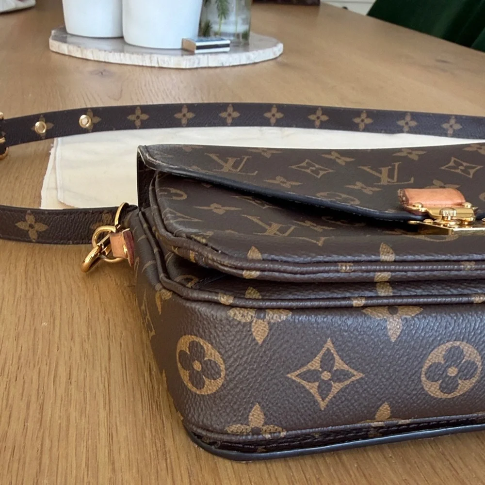 AUTHENTIC Louis Vuitton Pochette Métis MM
